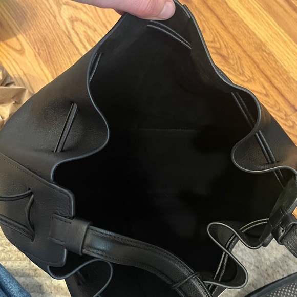 NWT Mansur Gavriel Lillium Drawstring Black Bucket shoulder Bag - Picture 5 of 7